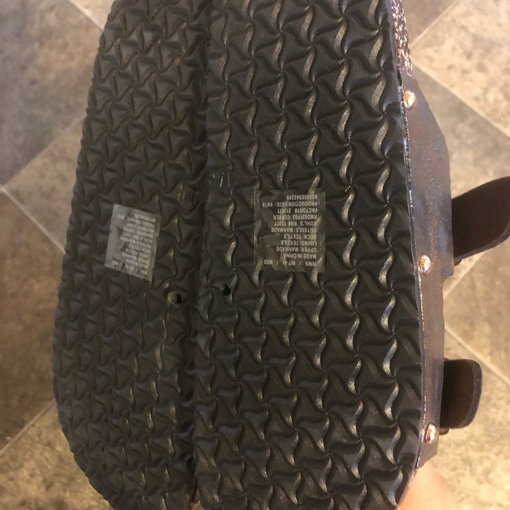 **SOLD** Mudd Women’s Buckle sandals - Picture 5 of 5